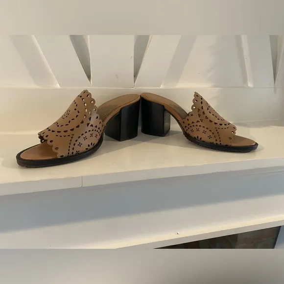 New No Box Ted Baker Beebah Laser Cut Block Heel Leather Mules 7.5 (38) Chunky