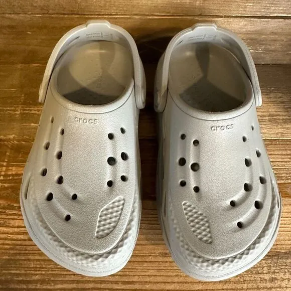 New NWT Childrens Kids Crocs Off Grid Gray Comfort Clogs Sandals Shoes Size 1‎ Y