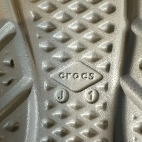 New NWT Childrens Kids Crocs Off Grid Gray Comfort Clogs Sandals Shoes Size 1‎ Y