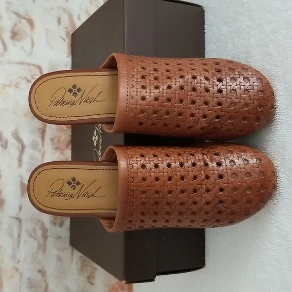 New Patricia Nash Lorena Clogs