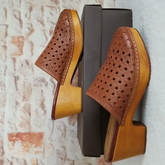 New Patricia Nash Lorena Clogs