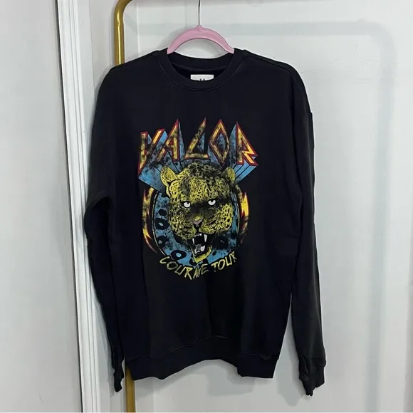 New Pepper &amp; Rose Boutique Leopard Vintage Wash Crewneck Sweater Medium