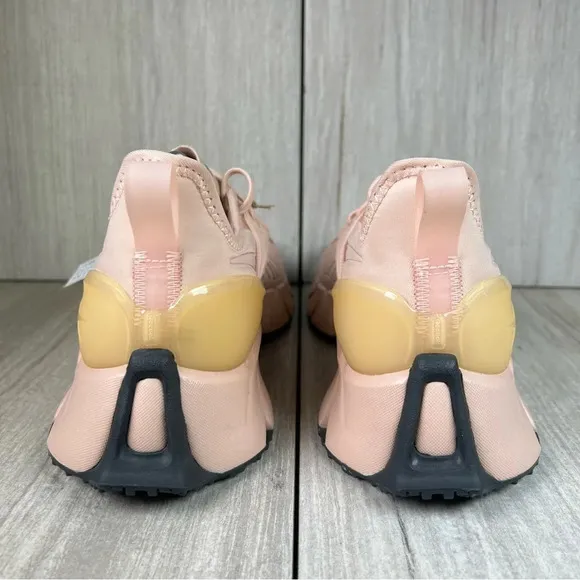 NEW Reebok Zig Kinetica 3 Pink Running Sneaker Athletic Shoes Women’s Size 10.5
