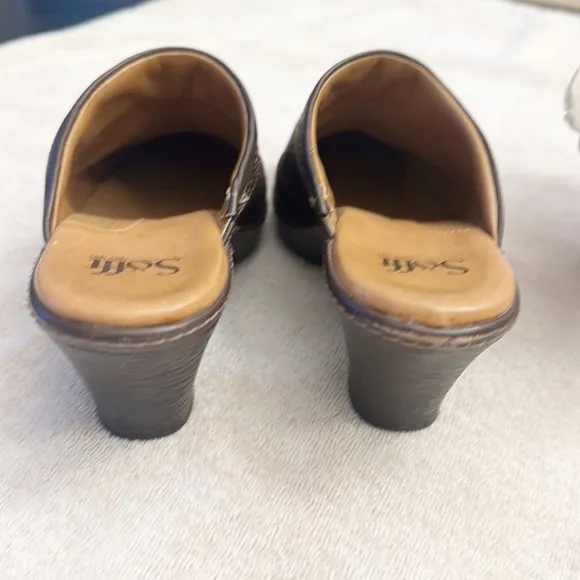 NEW SOFFT x Zappos Brown Suede Comfort Clogs heels women size 8