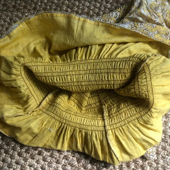 New: Sundry Ditzy Buttercup Smocked Dress. Size Medium