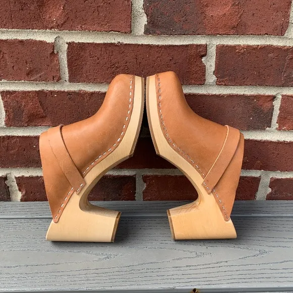 New Swedish Hasbeens Classic Clogs, 40/10
