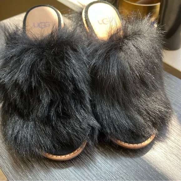 NEW! UGG Rosa Fluff Heel Women's Size US6 EU37 Black Fur Mules