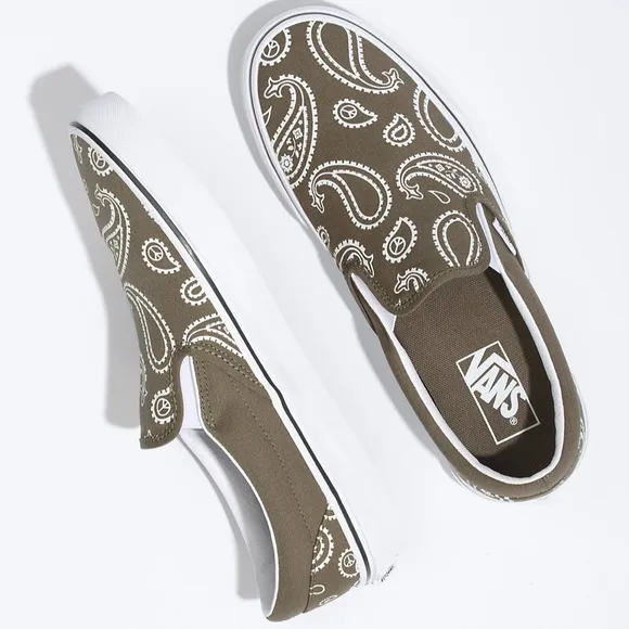 NEW VANS PEACE PAISLEY CLASSIC SLIP-ON SHOE
