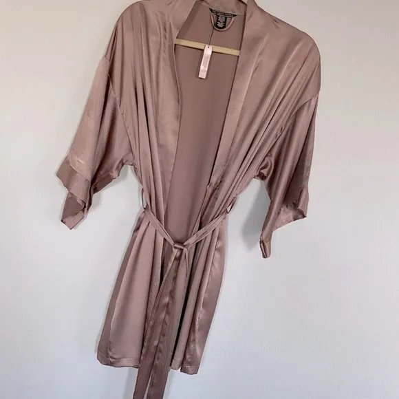 NEW Victoria's Secret Sheen Satin Robe Kimono M/L