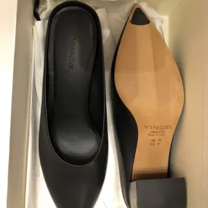 NEW Vince Ralston Pointed-Toe Mules