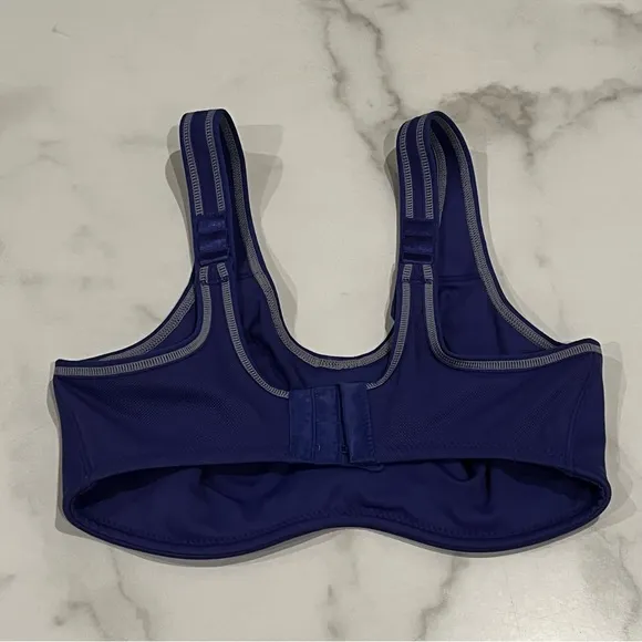 New Wacoal Simone sport underwire sports bra in blue and white stitching 34C