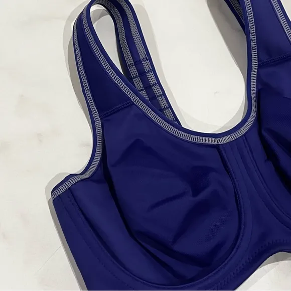 New Wacoal Simone sport underwire sports bra in blue and white stitching 34C
