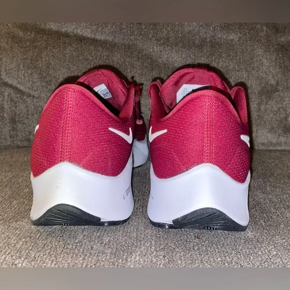 New Without Box Nike Air Zoom Pegasus 38 Mens Size 11.5 Running Shoes Red White