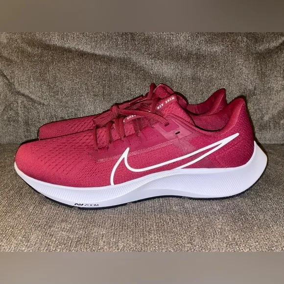 New Without Box Nike Air Zoom Pegasus 38 Mens Size 11.5 Running Shoes Red White