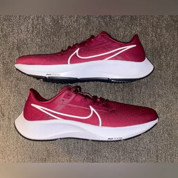 New Without Box Nike Air Zoom Pegasus 38 Mens Size 11.5 Running Shoes Red White
