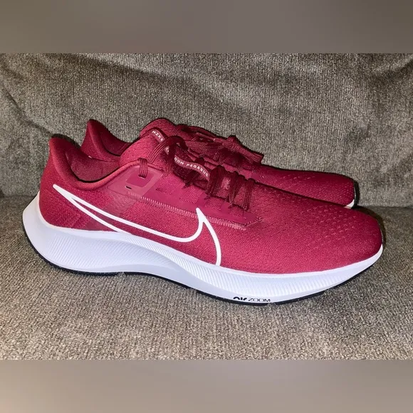 New Without Box Nike Air Zoom Pegasus 38 Mens Size 11.5 Running Shoes Red White