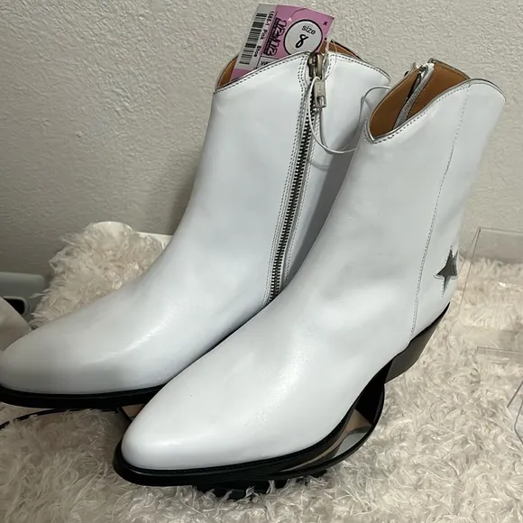NEW Women’s Thursday Everyday Boot Co Country Star White Leather Boots