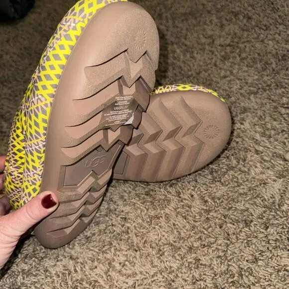 NEW Women’s UGG Maxi Heritage Braid Clogs Sz. 10 Burnt Olive