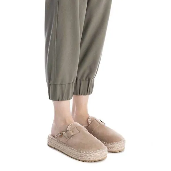 NEW XTI women's clogs in beige