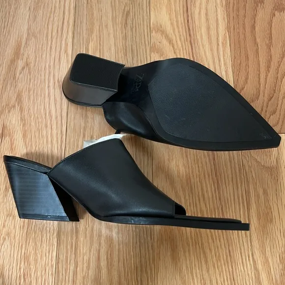 New! Zara 6.5 Black leather pointed toe block heel mules.
