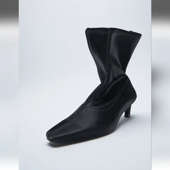 New Zara Black Kitten Heel Stretch Booties, Size 8