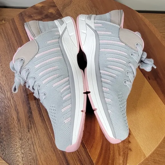 NEW Zeba Shoes Rose Gray Women's Hands Free Sneakers Size 8.5 Extra Wide
