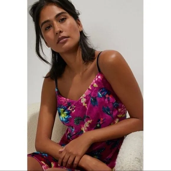 NEW Anthropologie Shania Velvet Velour Floral V-Neck Mini Slip Dress Small