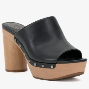 NEW....Vince Camuto Haydorn Black Clogs....Size 10