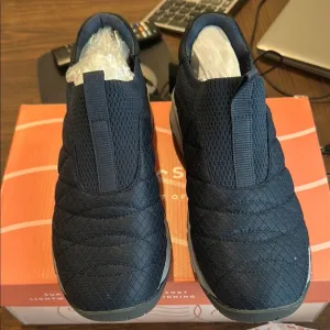NIB- 7W/ EASY SPIRIT-Navy Slip-On Sneakers