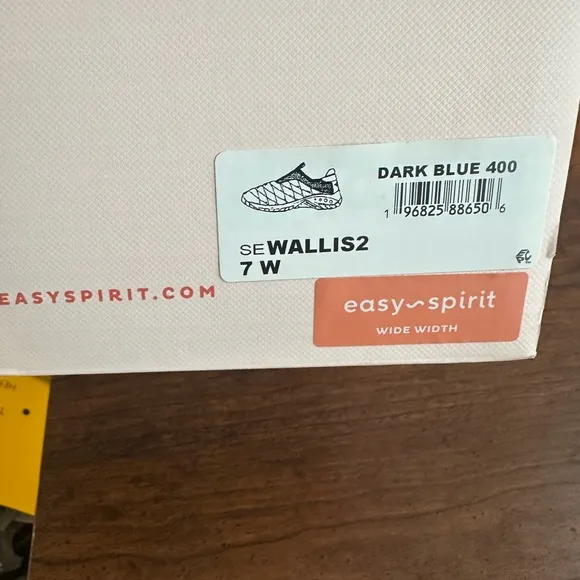 NIB- 7W/ EASY SPIRIT-Navy Slip-On Sneakers