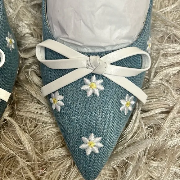NIB Anthropologie Maeve Bow Denim Flower Daisy Embroidery Kitten Heel Mules Sz 7