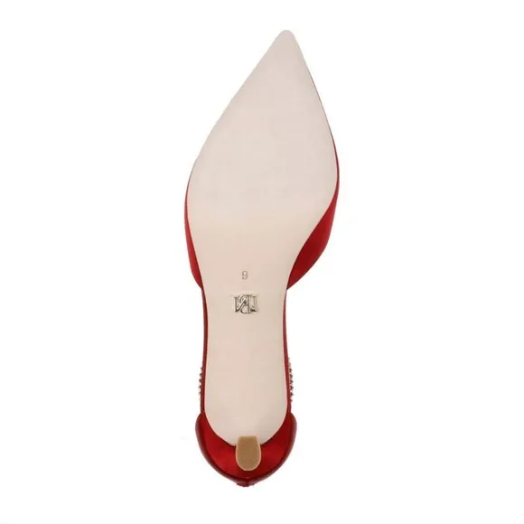 NIB Badgley Mischka Lilibeth Kitten Heel Pump