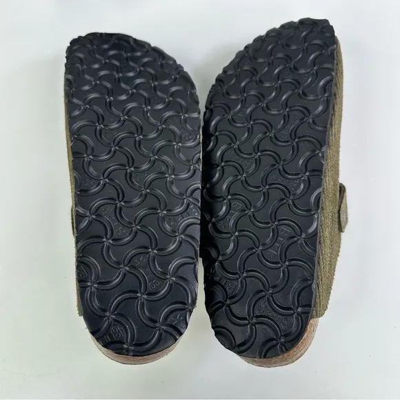 NIB Birkenstock Women's Olive Green Boston 25th Anniversary Clogs - Size 6