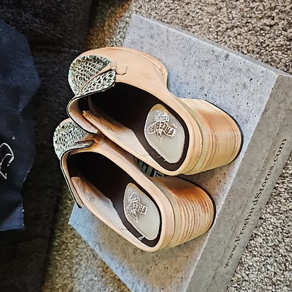 NIB Freebird Collins mules