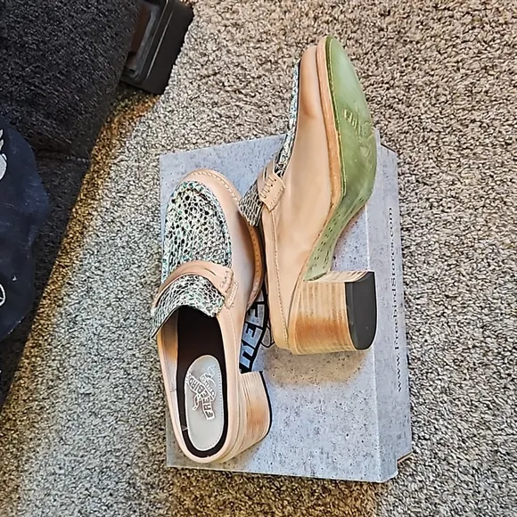 NIB Freebird Collins mules