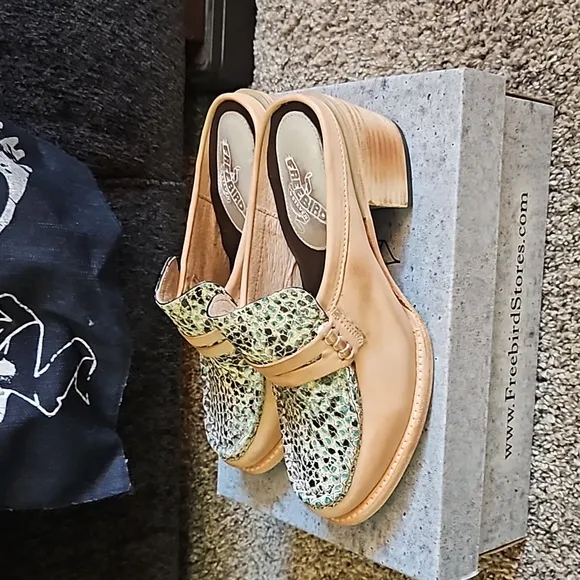 NIB Freebird Collins mules