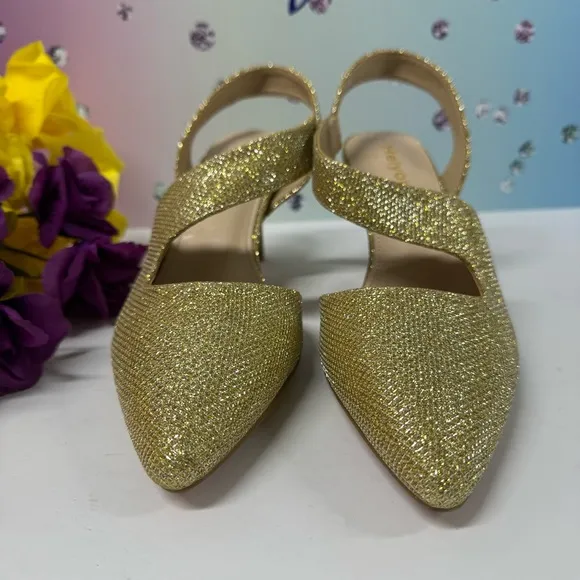 NIB GOLD GLITTERING SLINGBACK HEELS