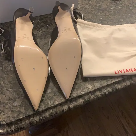 NIB Liviana Conti Italian shoes kitten heels 39. 9