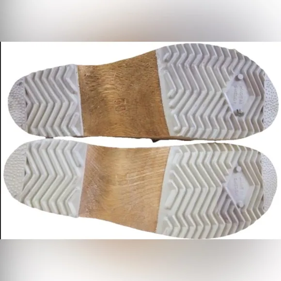 NIB Mia X Free People Genuine Swedish Taupe Clogs Minimalist