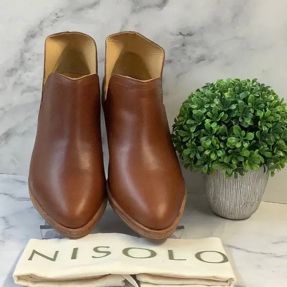 NIB Nisolo Everyday Ankle Bootie in Brandy