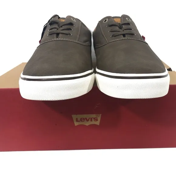 ⭐️NIB NWT Levi’s Performance vegan leather shoes