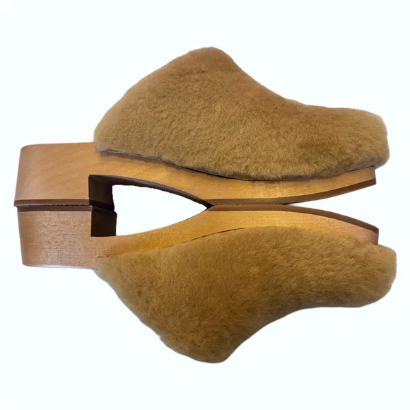 NIB Swedish Hasbeen Fluff Slip On Clogs in Nature Size 38