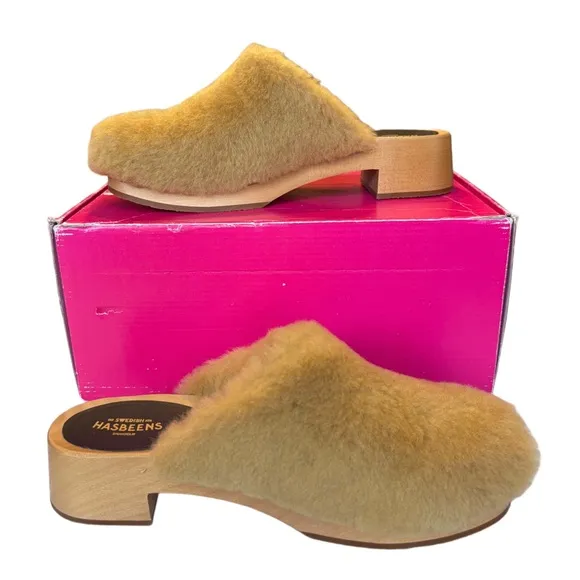 NIB Swedish Hasbeen Fluff Slip On Clogs in Nature Size 38