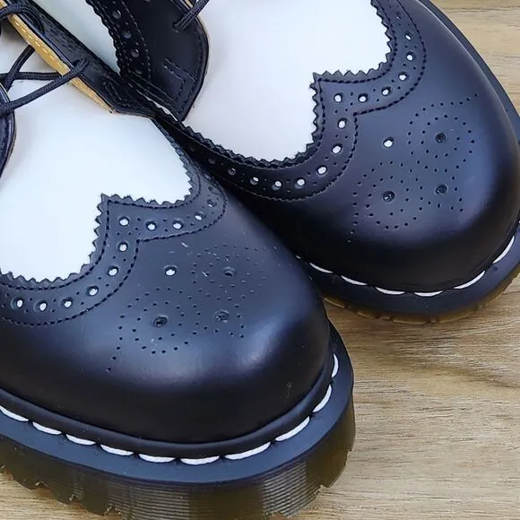 ☔️🩵NIB Dr. Martens 3989 Black &amp; White Bex Smooth Leather Brogue Oxfords Size 8