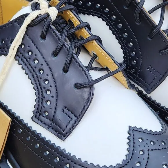 ☔️🩵NIB Dr. Martens 3989 Black &amp; White Bex Smooth Leather Brogue Oxfords Size 8