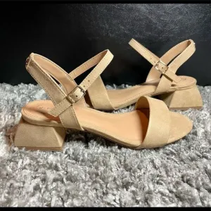 NIB Sam Edelman Irina Heels