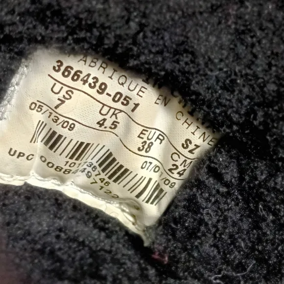 Nike ACG RARE Considered Women's Shearling Leather Slip-On Mules Slides