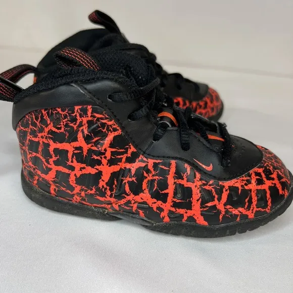 Nike Air Foamposite One cracked Lava Size 7c (TD)