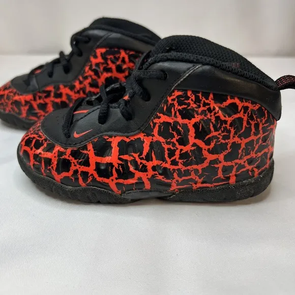 Nike Air Foamposite One cracked Lava Size 7c (TD)