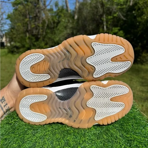Nike Air Jordan 11 Retro OG Low Bleached Coral